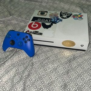 Used- Xbox One S 2016 512 GB